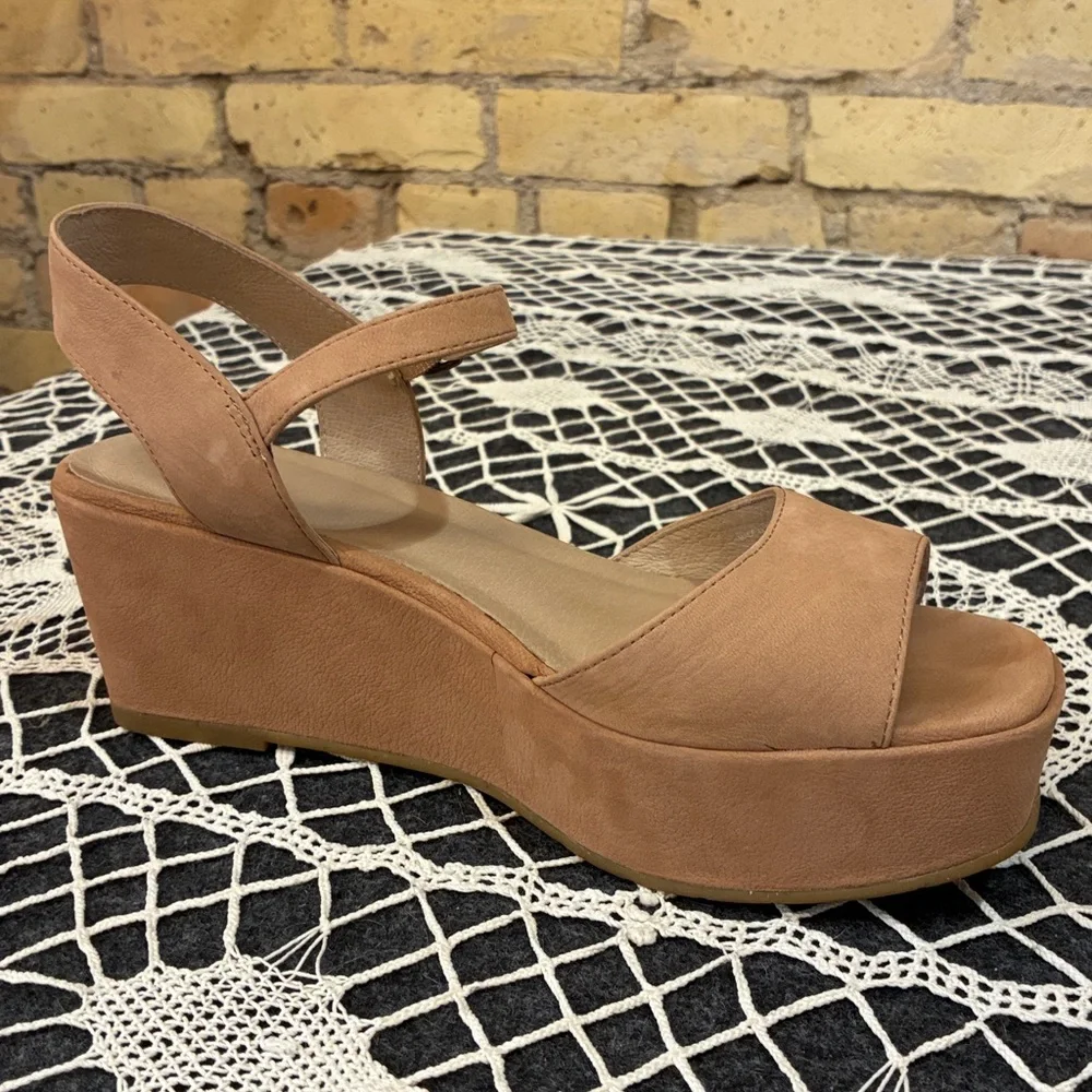 Eileen Fisher Mime Nubuck Leather Tan Platform Wedge Sandals, 9 - Picture 3 of 7